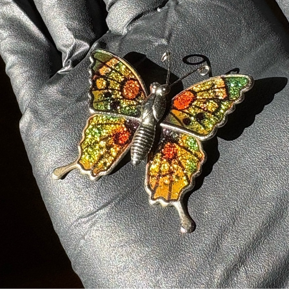 Butterfly brooch pin fall colors - Picture 9 of 11